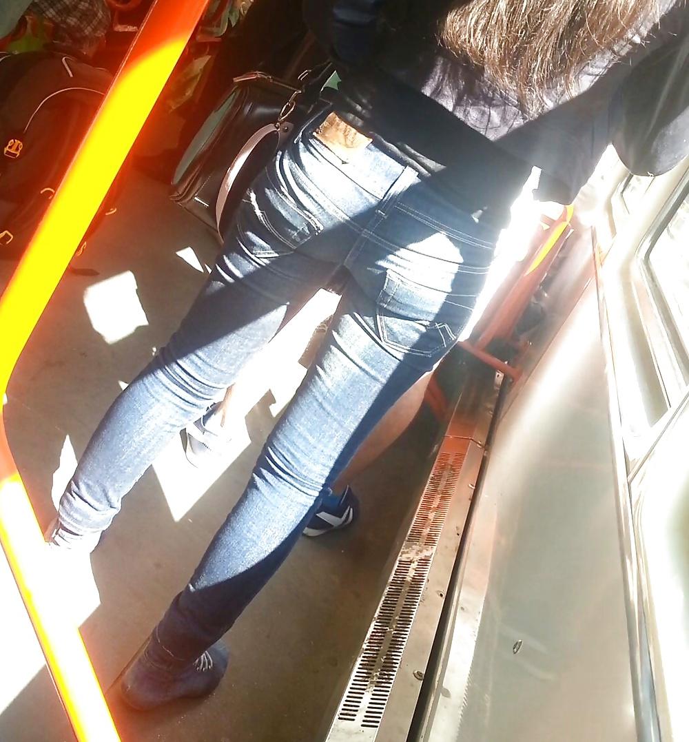 22P Spy sexy teens in bus romanian