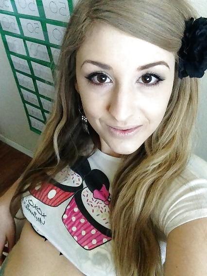 23P WebCam Girl's 