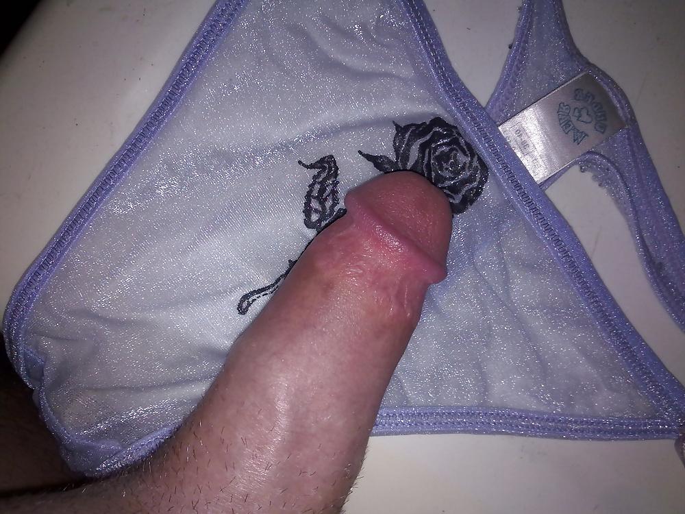 11P Mein schwanz 25 mit der unterhose von einer freundin cumshot