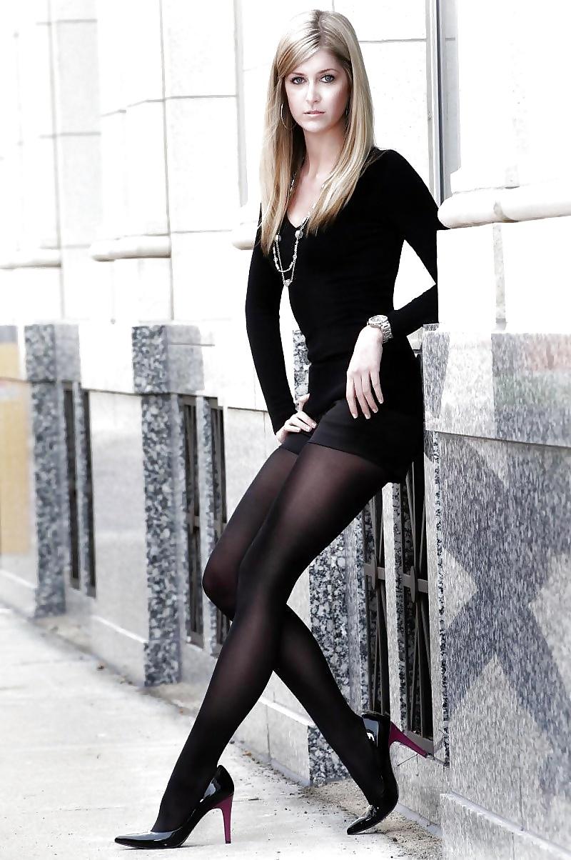 25P Horny girls in nylons II