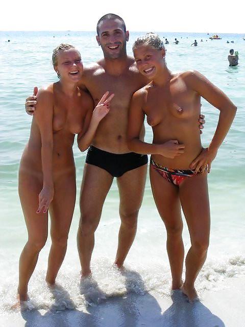 25P Nudist Blondes