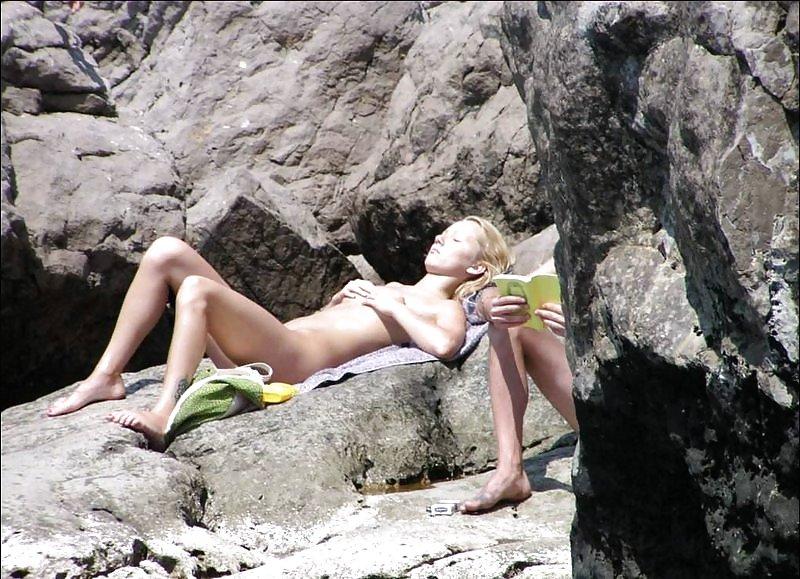 25P Nudist Blondes