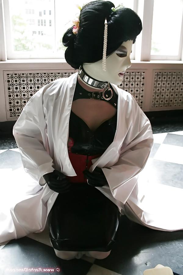 25P Latex Geisha
