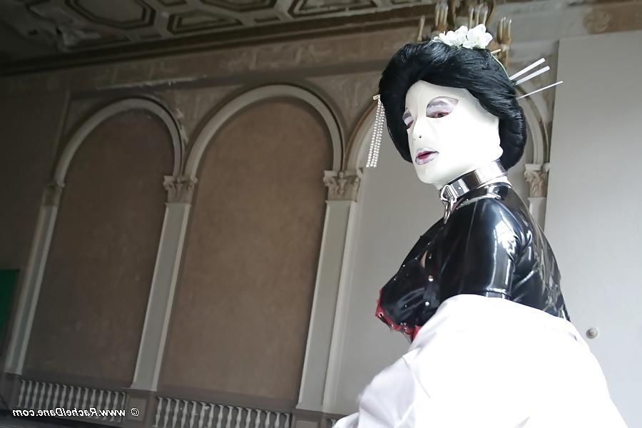 25P Latex Geisha