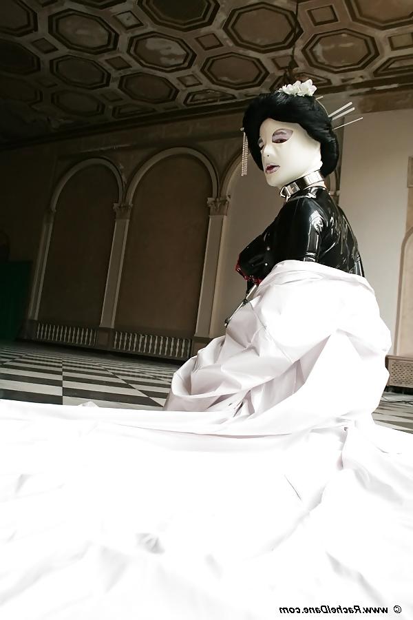 25P Latex Geisha