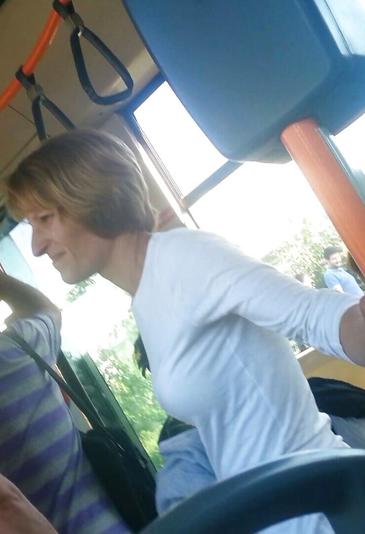 15P Spy old + young in bus romanian