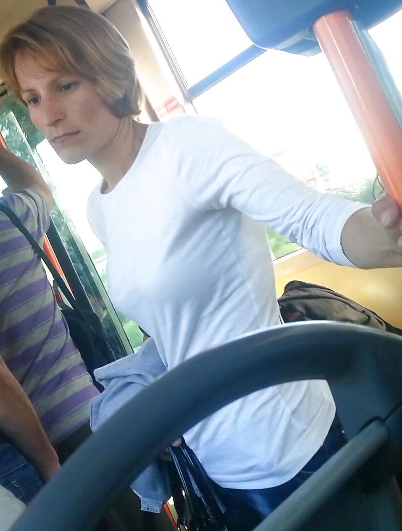 15P Spy old + young in bus romanian