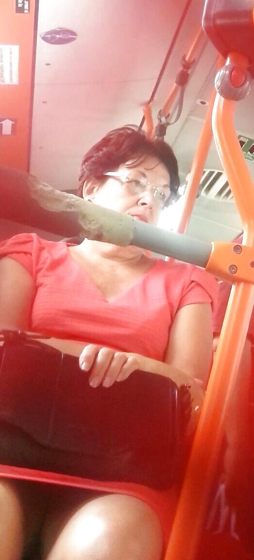 25P Spy old + young in bus romanian