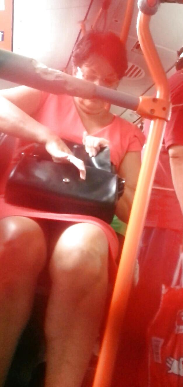 25P Spy old + young in bus romanian