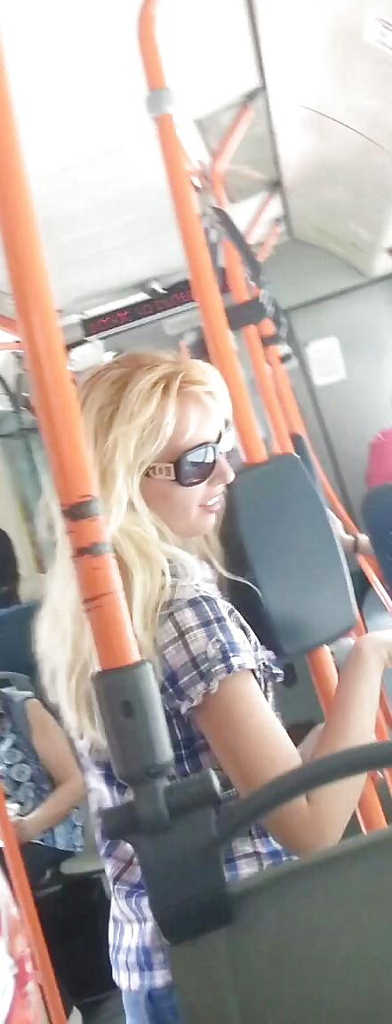 25P Spy old + young in bus romanian