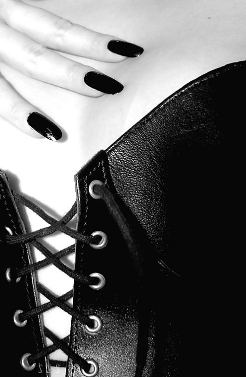 25P Empire of latex....