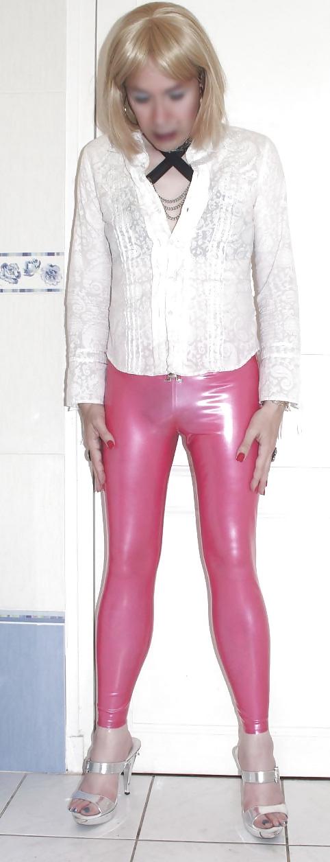 11P Un petit legging en latex