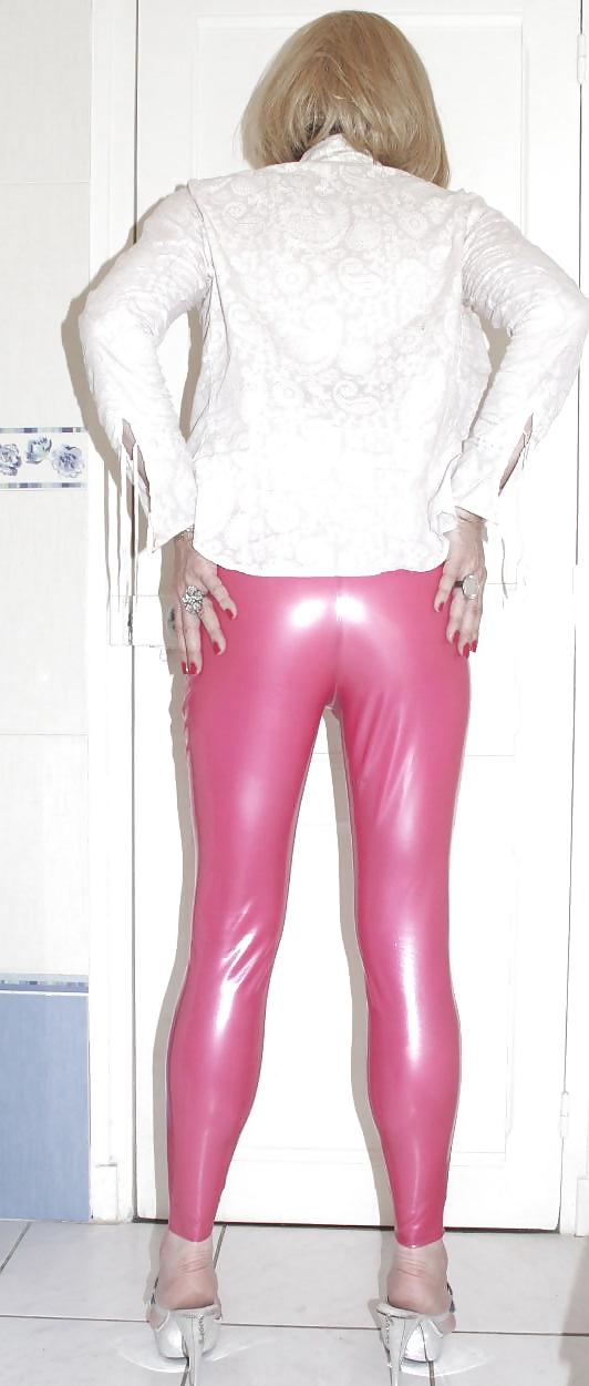 11P Un petit legging en latex