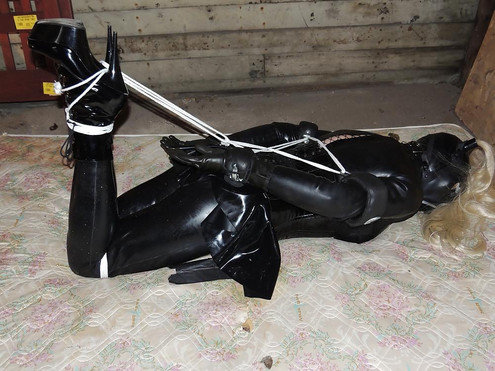 25P Dream in bondage and Latex