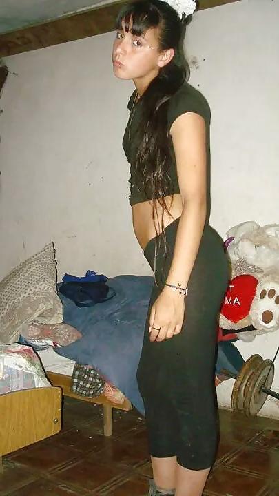 9P Latina teen 1 (petite latine salope)