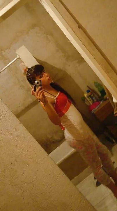 9P Latina teen 1 (petite latine salope)
