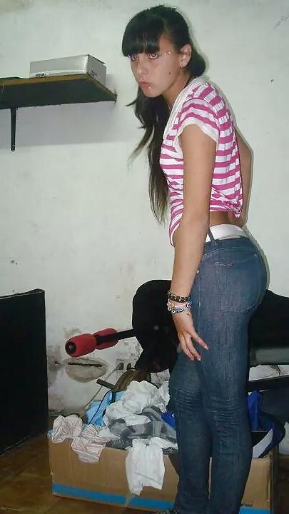 9P Latina teen 1 (petite latine salope)