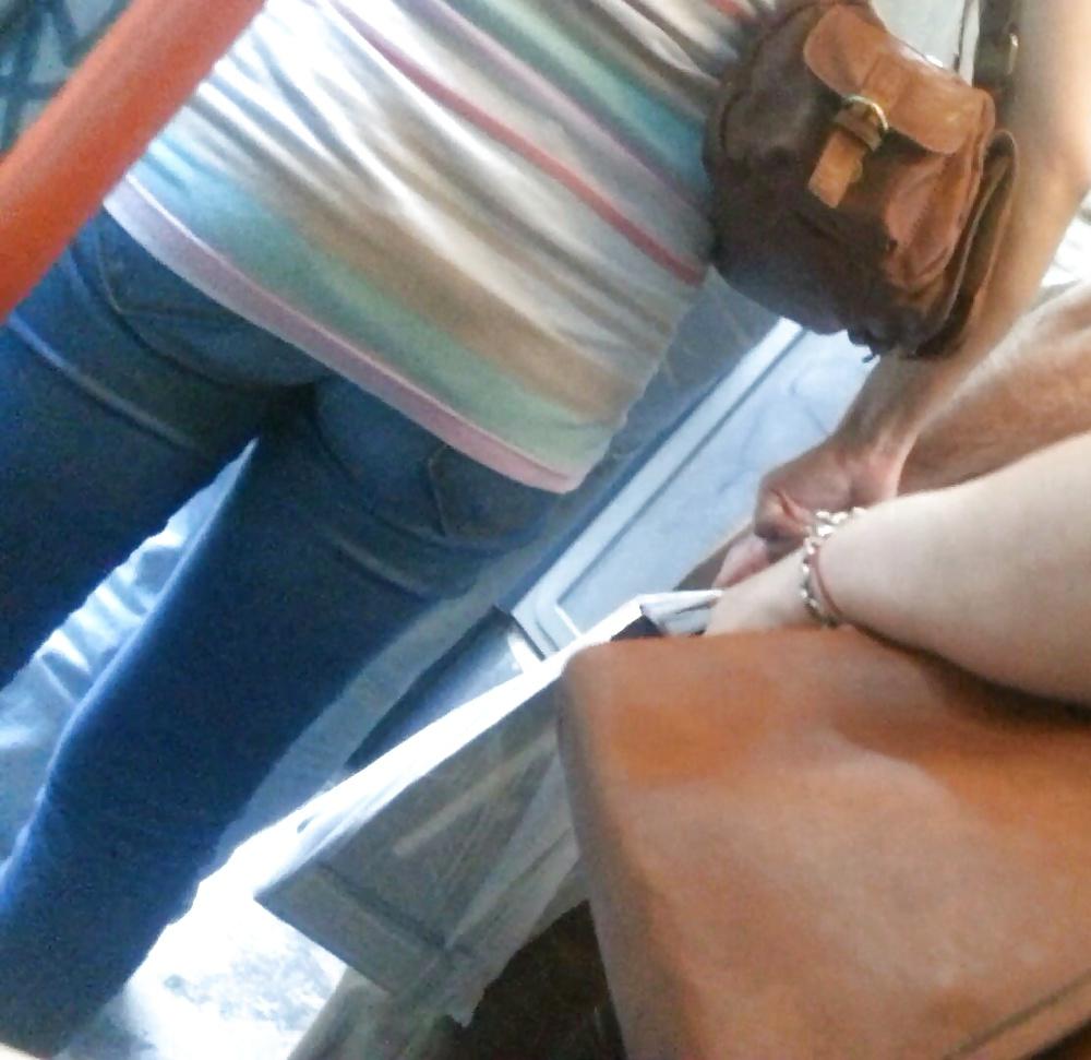 25P Spy old + young in bus romanian