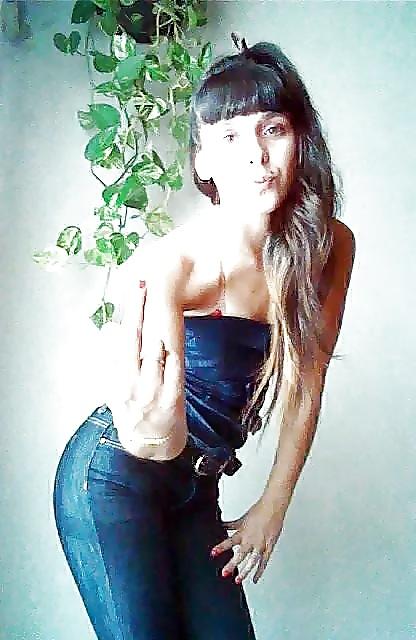 12P Latina teen 4 (petite latine salope)