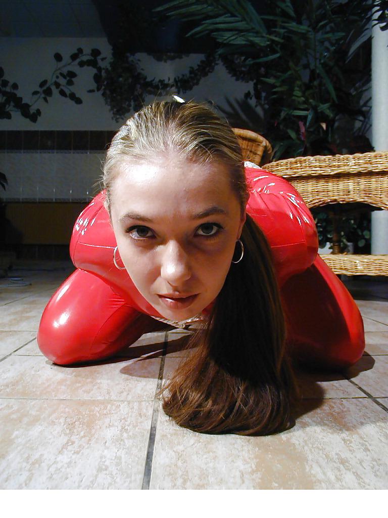 10P Nice latex slave