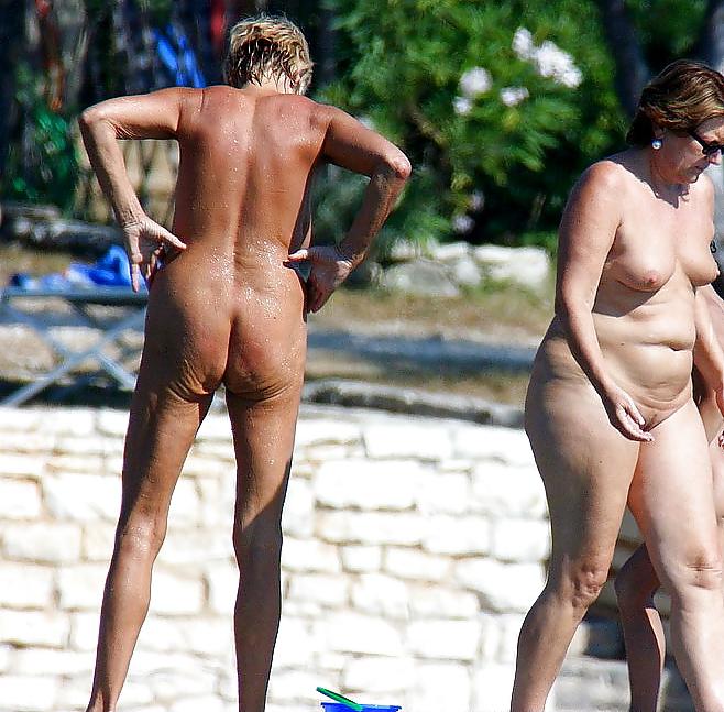 25P Mature Nudist Ladies 5