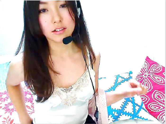 13P Webcam with Japanese Girl