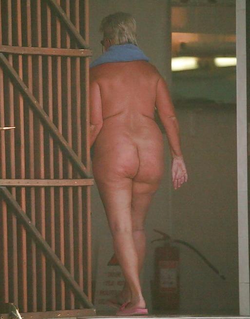 25P Mature Nudist Ladies 6