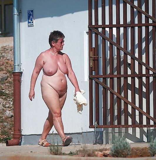 25P Mature Nudist Ladies 6