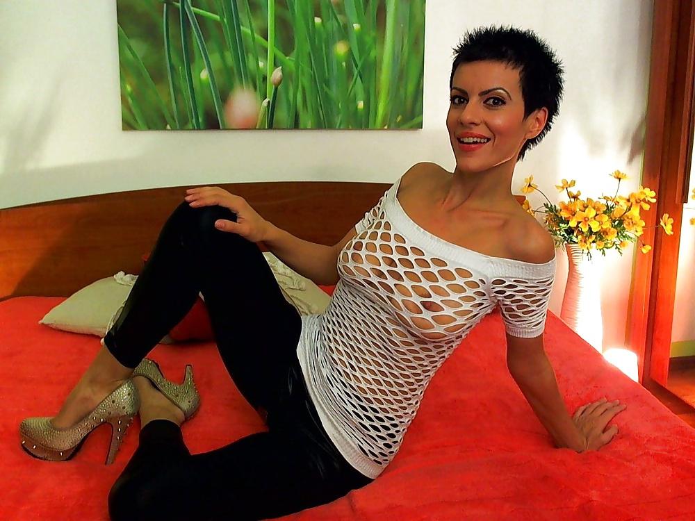 25P Dana Simone