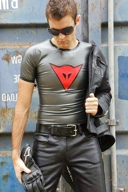 25P Men in leather, rubber or latex