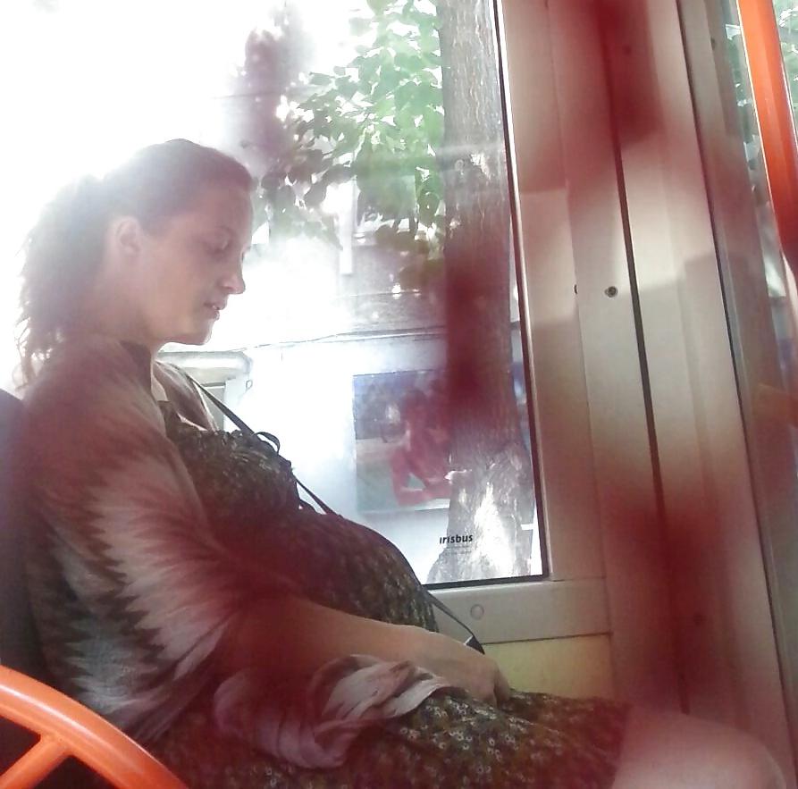 25P Spy old + young in bus romanian