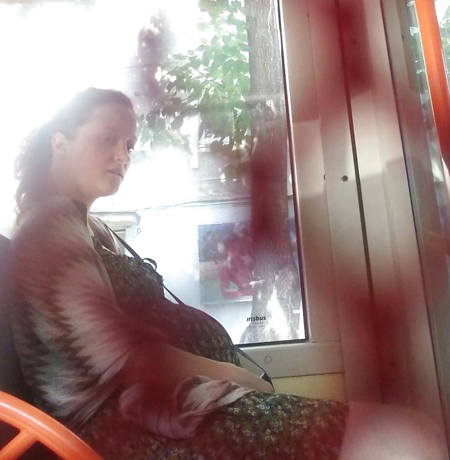 25P Spy old + young in bus romanian