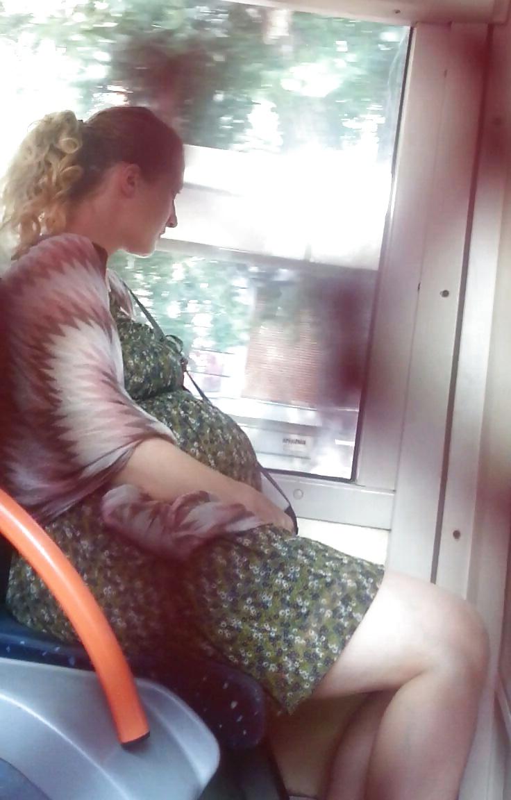 25P Spy old + young in bus romanian