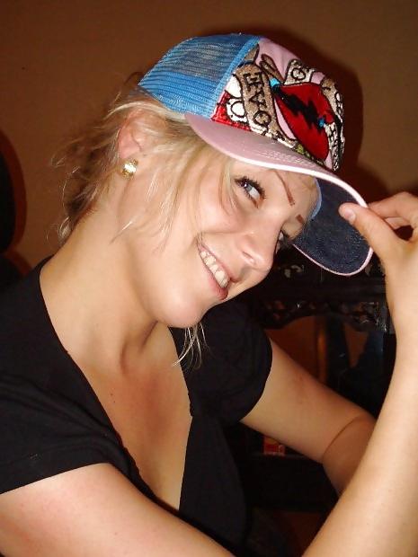 12P Blowjob from a girl with wedding ring