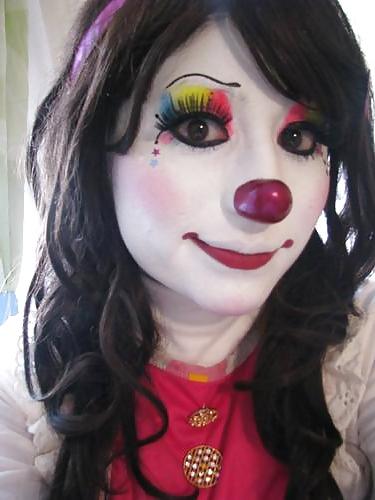 25P Just Clowning Around :P