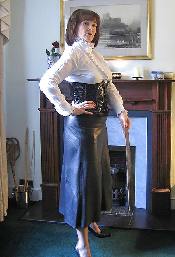 25P LATEX,PVC,LEATHER MOMS NR10