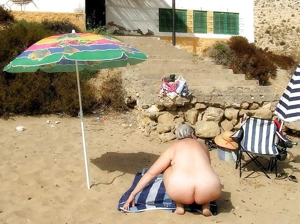 18P Mature Nudist Ladies 14