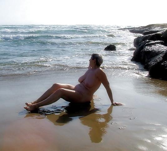 18P Mature Nudist Ladies 14