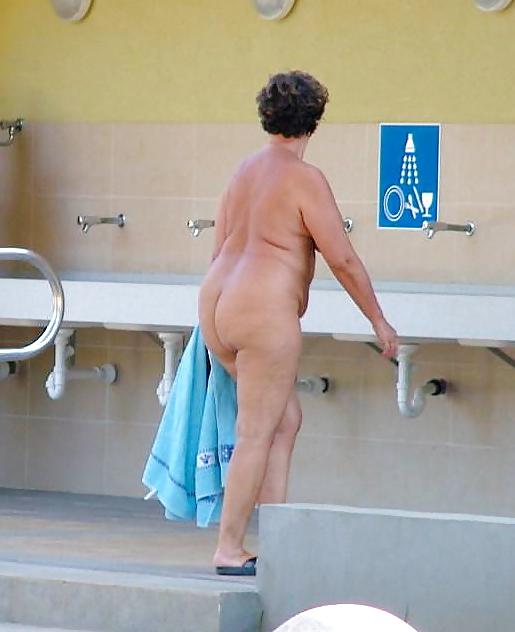 25P Mature Nudist Ladies 17