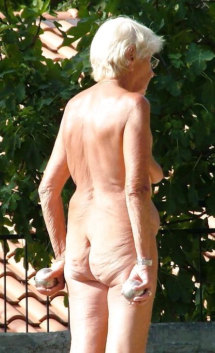 25P Mature Nudist Ladies 17