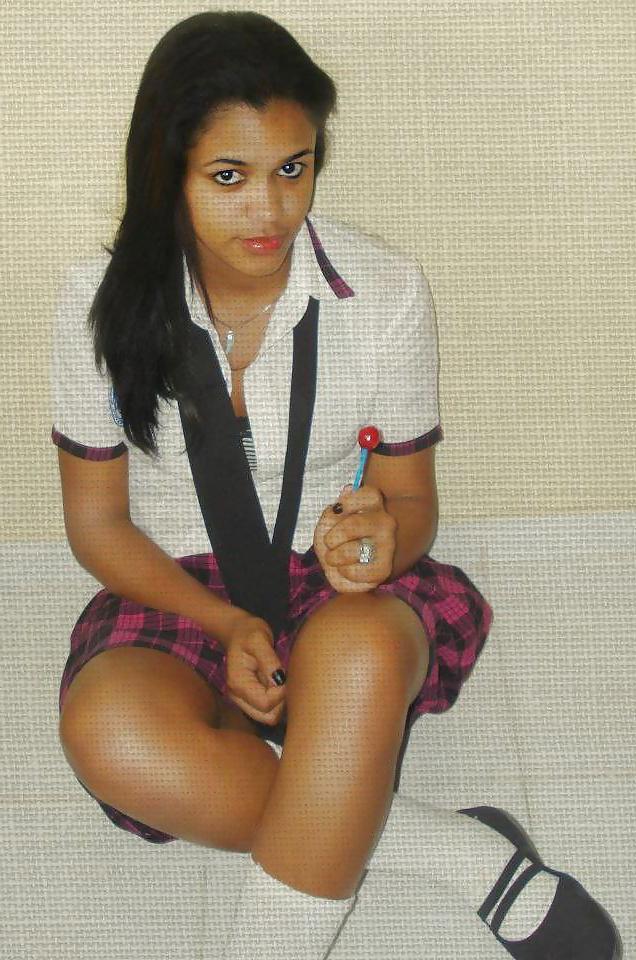 25P COLEGIALAS CALIENTES LATINAS