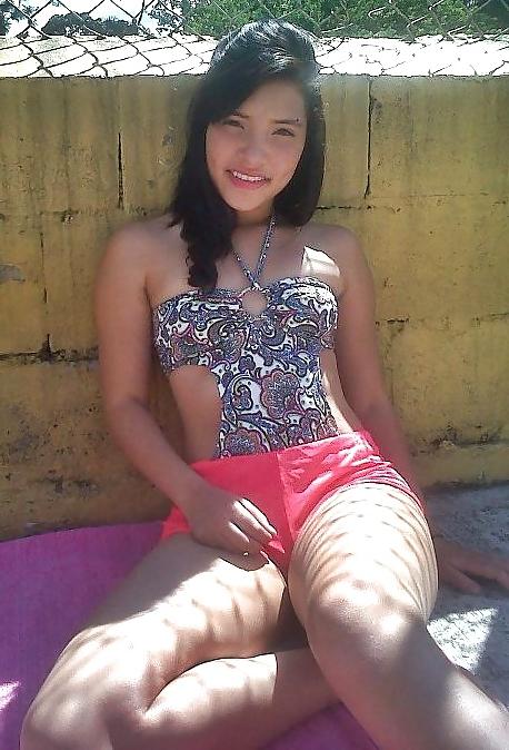 25P COLEGIALAS CALIENTES LATINAS