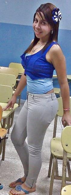 25P COLEGIALAS CALIENTES LATINAS