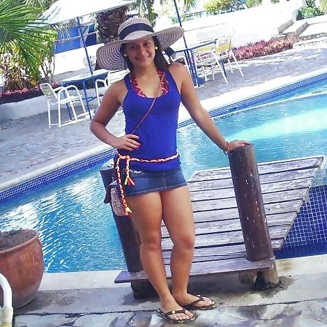 25P COLEGIALAS CALIENTES LATINAS