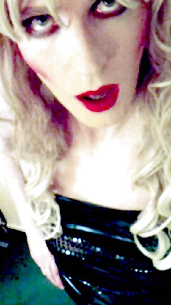 15P Pvc And Latex Whore Sandra