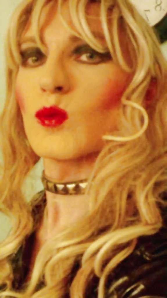 15P Pvc And Latex Whore Sandra