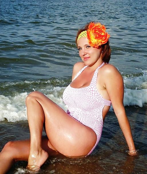 23P A busty russian escort hard comment plz