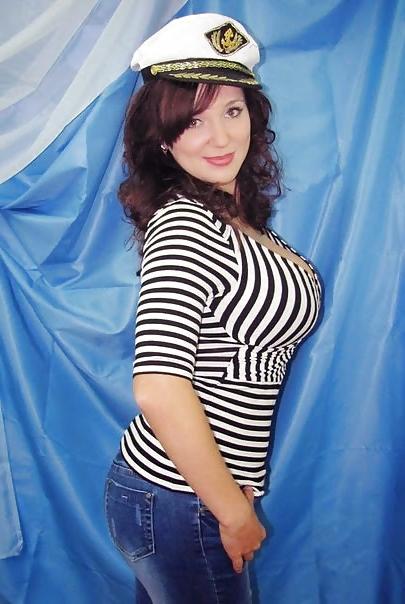 23P A busty russian escort hard comment plz