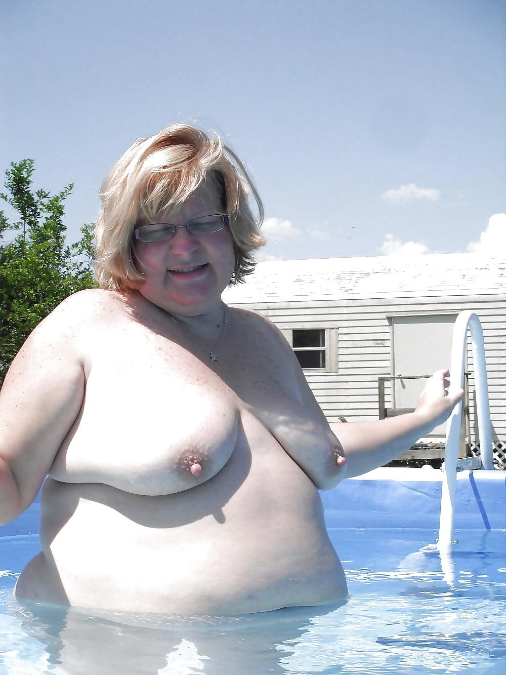 23P Mature nudist in small private pools