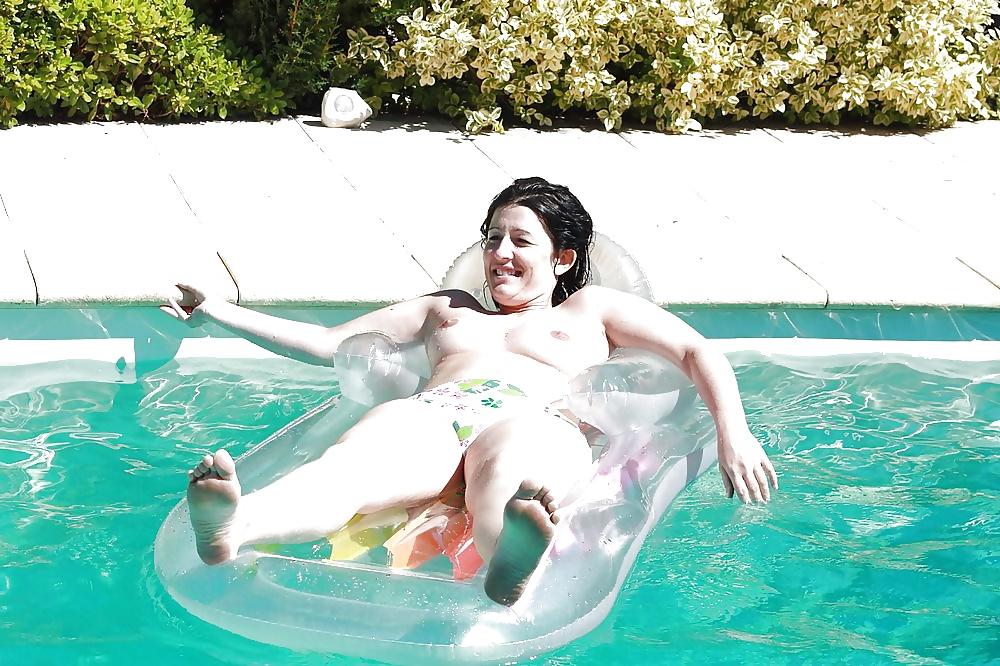 23P Mature nudist in small private pools